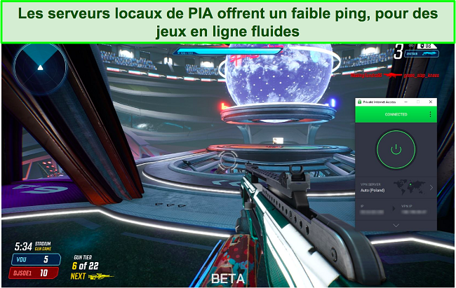 Capture d'écran de PIA connecté à un serveur polonais tout en jouant à Splitgate.