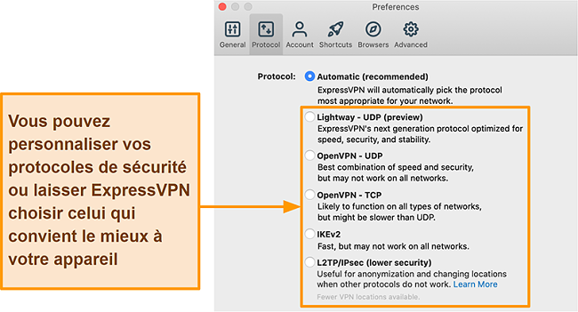 Capture d'écran de l'application ExpressVPN affichant tous les protocoles disponibles, y compris Lightway, OpenVPN, IKEv2 et L2TP / IPsec
