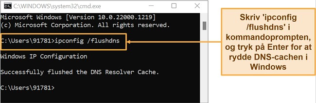 Skærmbillede af kommandoprompten, der kører kommandoen til at rydde DNS-cache