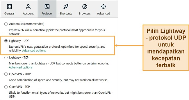 Cuplikan layar antarmuka ExpressVPN menunjukkan Lightway - protokol UDP dipilih