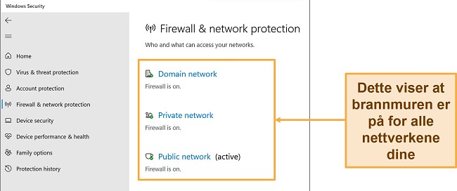 Skjermbilde av Windows Security-appen som viser status for brannmur og nettverksbeskyttelse