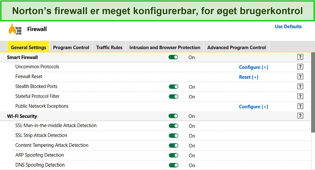 Skærmbillede af Nortons Firewall-indstillinger, der viser høj grad af tilpasningsmuligheder.