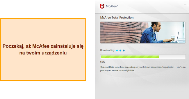 Zrzut ekranu przedstawiający trwającą instalację McAfee