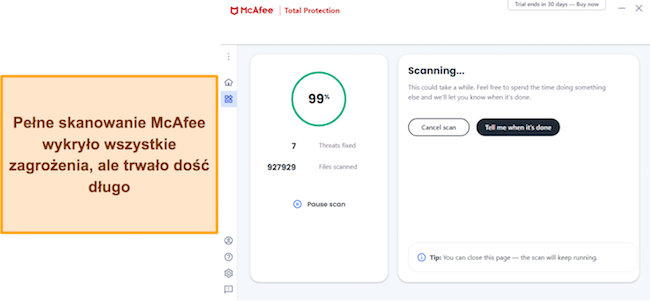 Zrzut ekranu pokazujący, że firma McAfee przeprowadza pełne skanowanie