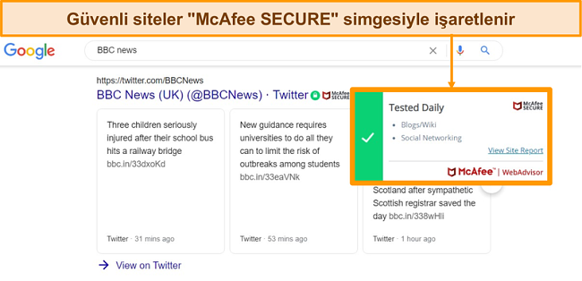 McAfee WebAdvisor'ın bir sitenin gerçek ve güvenli olduğunu gösterdiği Google web aramasının ekran görüntüsü