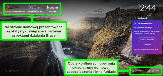 Zrzut ekranu z adnotacjami przedstawiający stronę główną przeglądarki Brave, wyróżniający funkcje i ustawienia dostosowywania