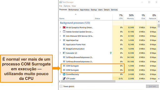 Captura de tela do gerenciador de tarefas do Windows com 2 processos COM Surrogate destacados.