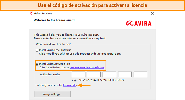 Captura de pantalla del asistente de instalación de Avira que solicita el código de activación