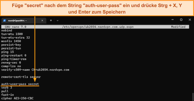Screenshot der Zeichenfolge „auth-user-pass“, die angehängt wurde, um das Wort „secret“ hinzuzufügen, um die Konfigurationsdatei auf dem OpenWRT-Router zu ändern