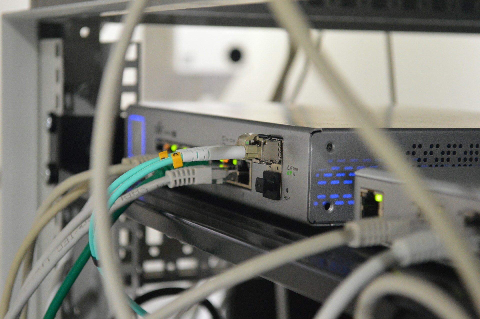 FCC Raises Benchmark of High-Speed Broadband