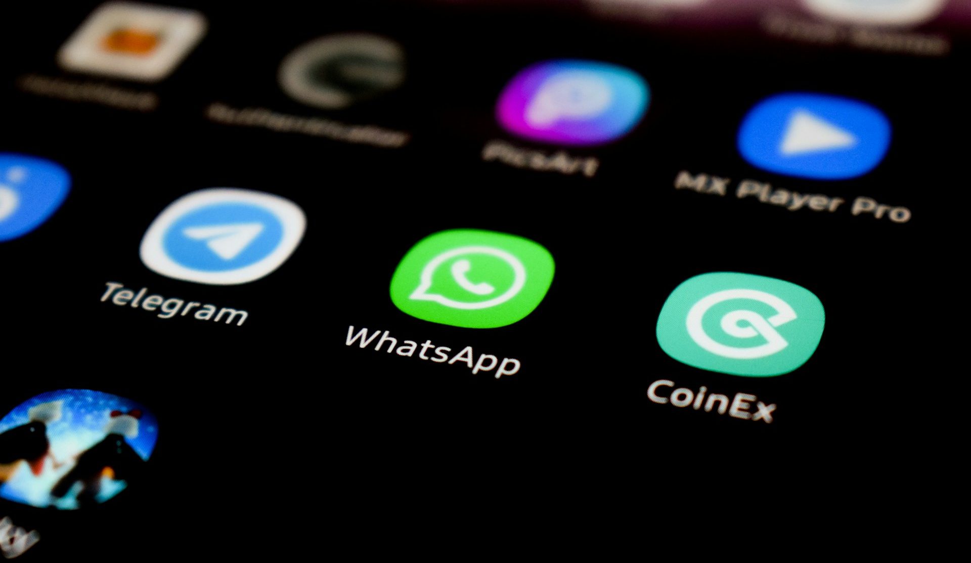 WhatsApp Rolls Out Passkeys Support for iOS