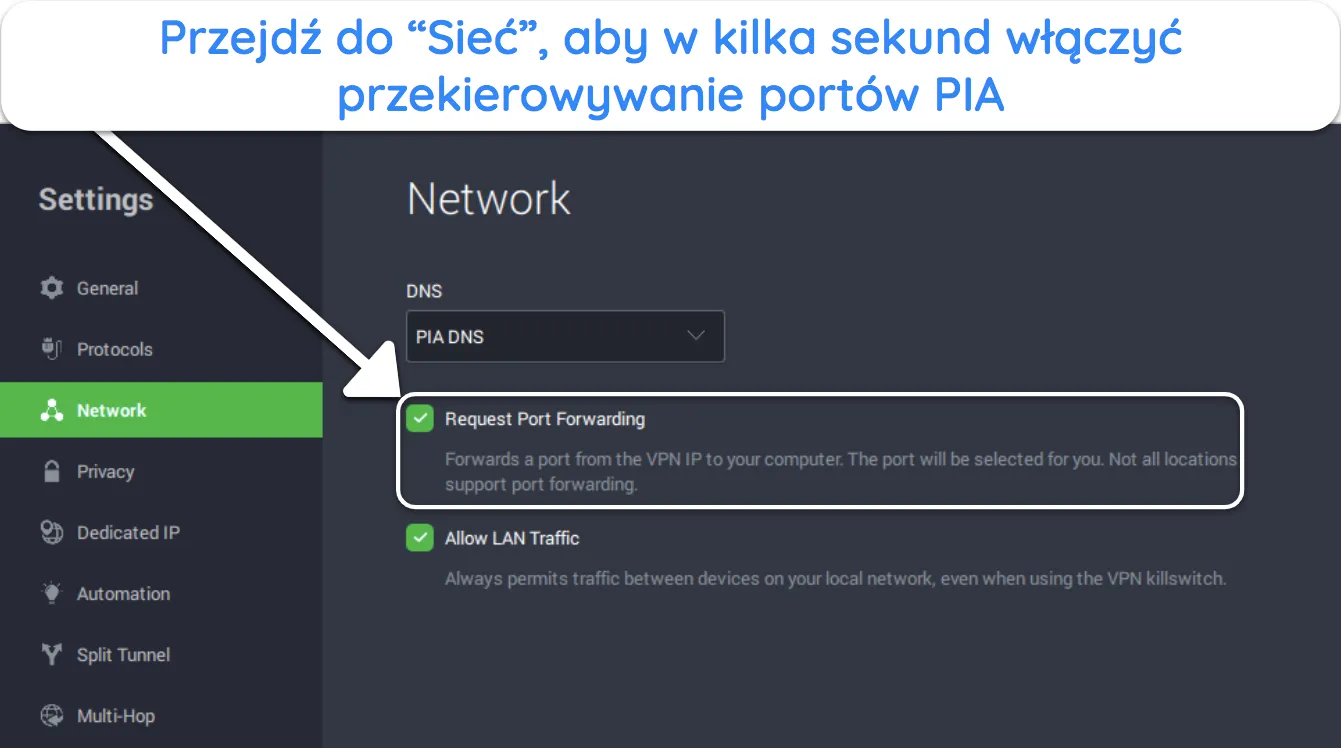 Zrzut ekranu aplikacji Windows PIA pokazujący, jak włączyć przekierowanie portów w menu ustawień sieciowych.