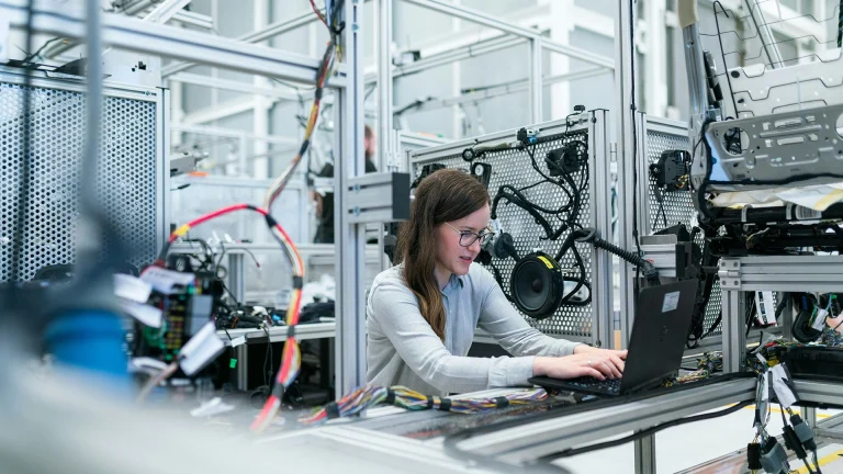 European Defense Startups Expand And Attract AI Engineers