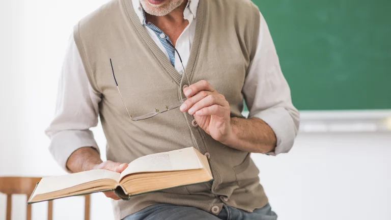 University Student Calls Out Professor For Secretly Using AI Tools